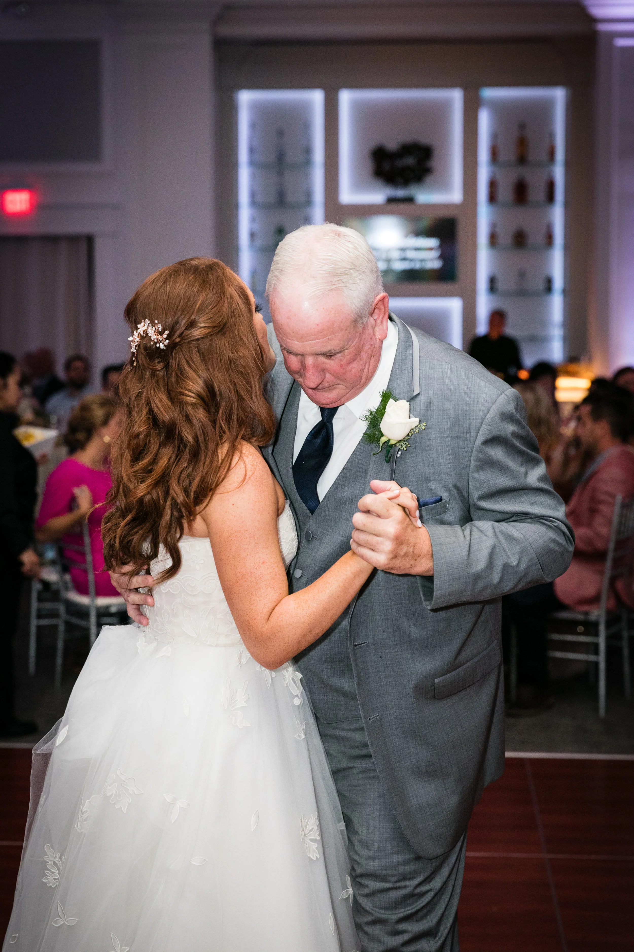 Emily and John - Ellis Preserve - 1060.jpg
