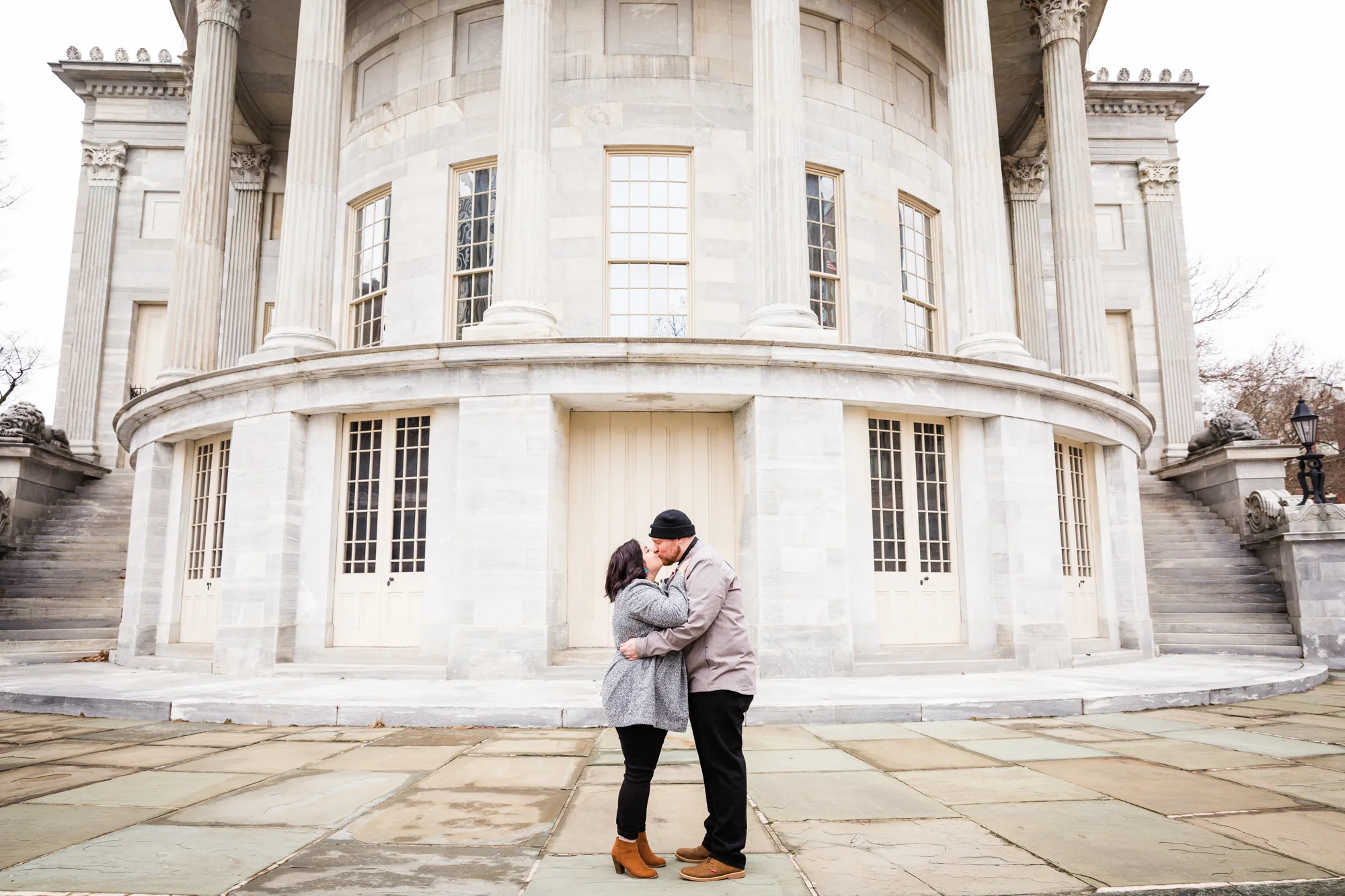 PHILADELPHIA OLD CITY ENGAGEMENT PHOTOS-3.jpg