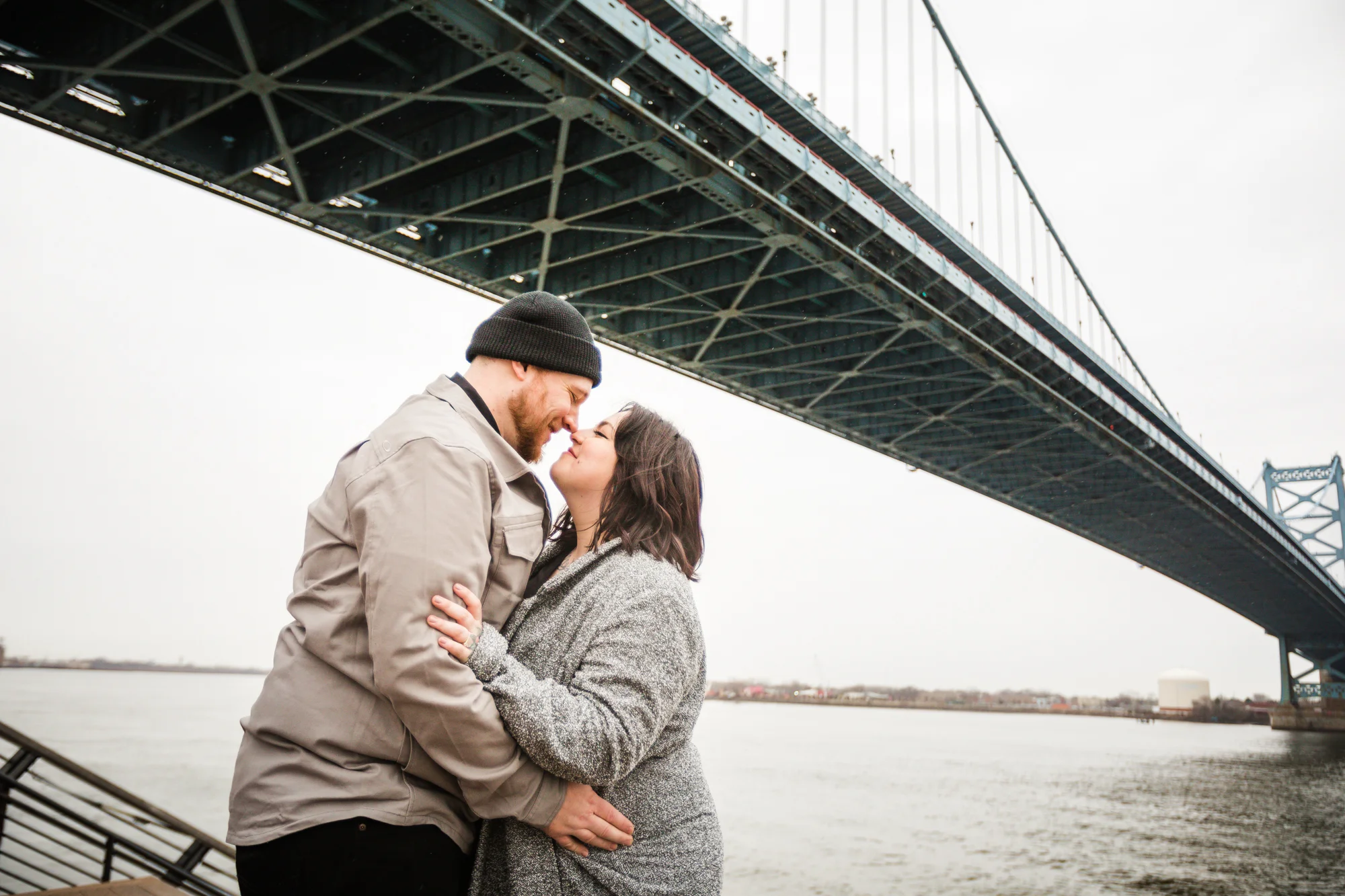 PHILADELPHIA OLD CITY ENGAGEMENT PHOTOS-24.jpg
