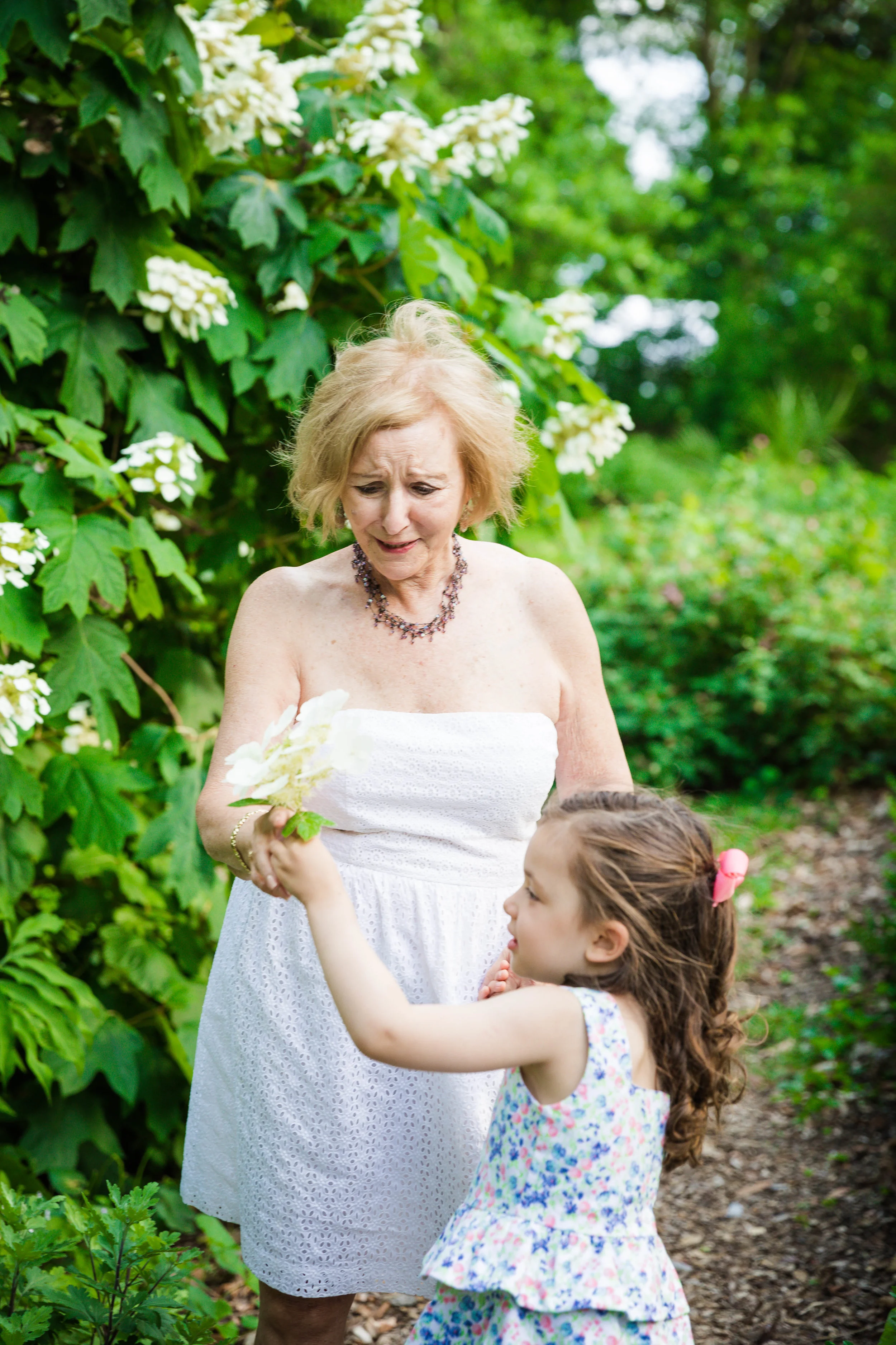BARTRAM GARDENS FAMILY PHOTOSHOOT-10.jpg