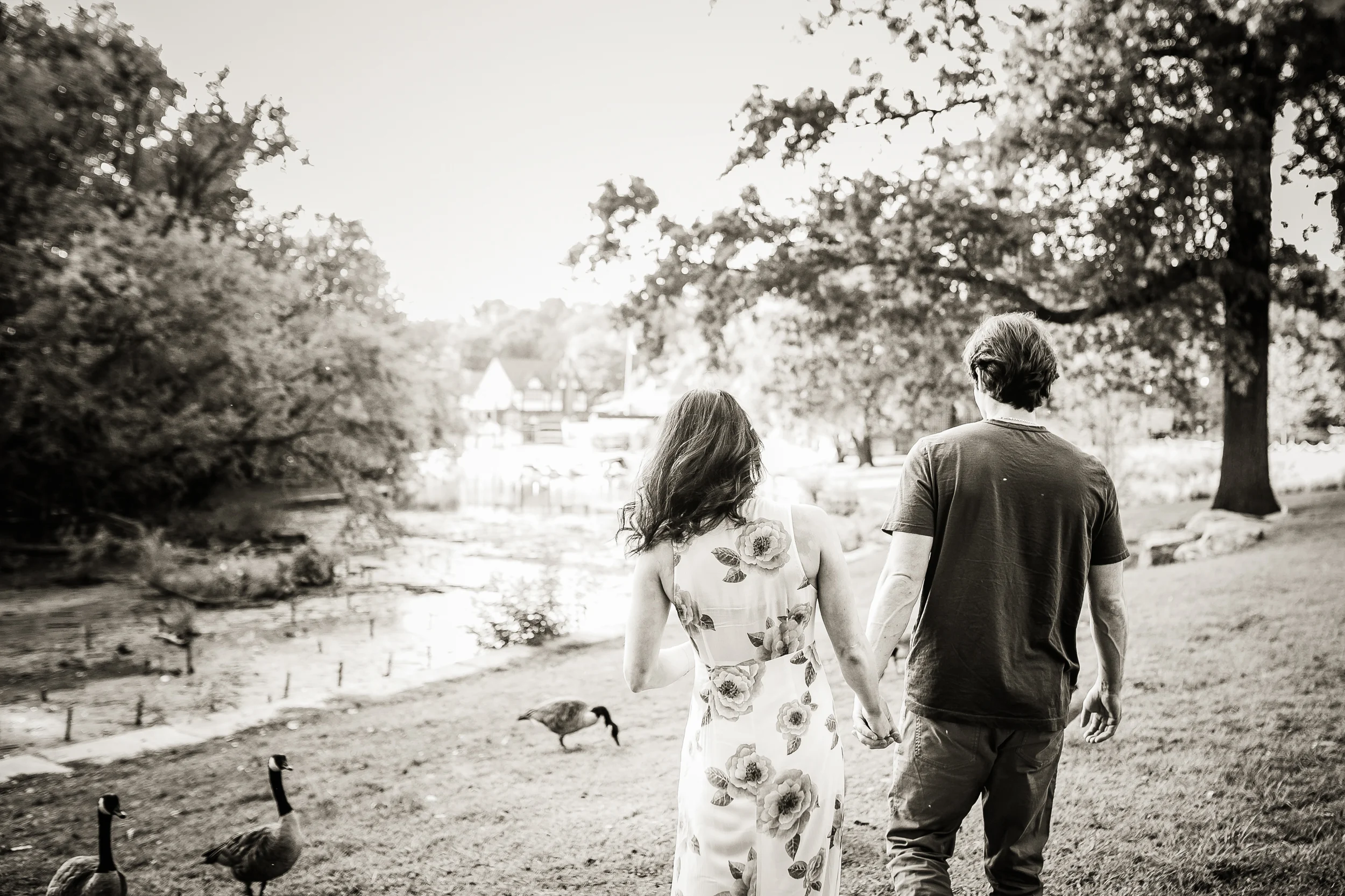 BOATHOUSE ROW ENGAGEMENT PHOTOS-1.jpg