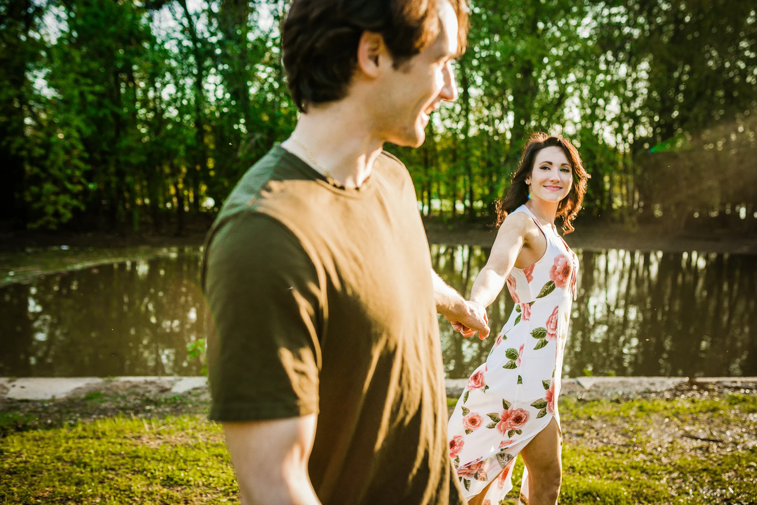 BOATHOUSE ROW ENGAGEMENT PHOTOS-7.jpg