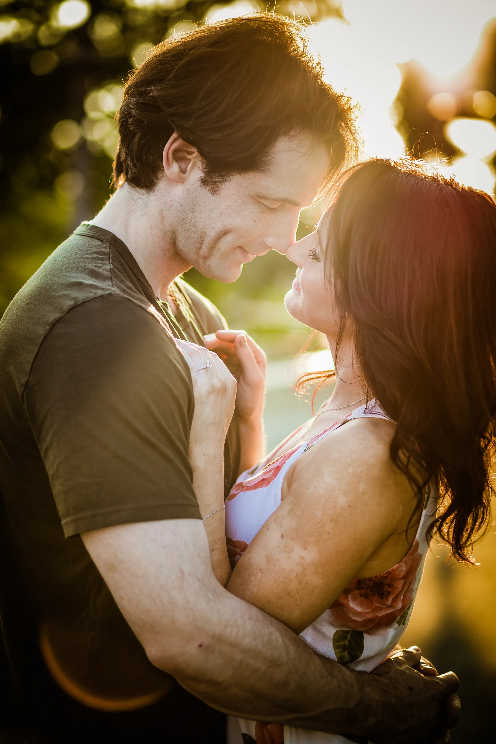 BOATHOUSE ROW ENGAGEMENT PHOTOS-19.jpg