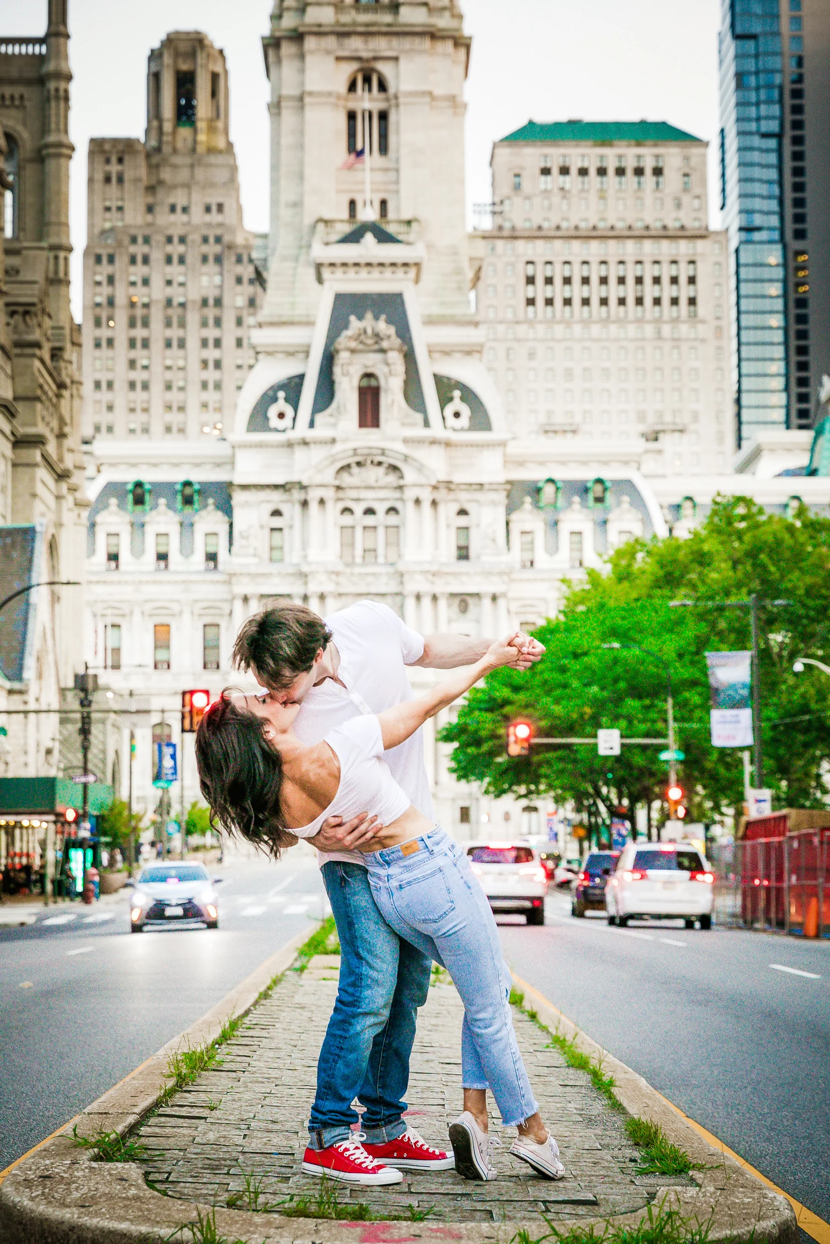 BOATHOUSE ROW ENGAGEMENT PHOTOS-33.jpg