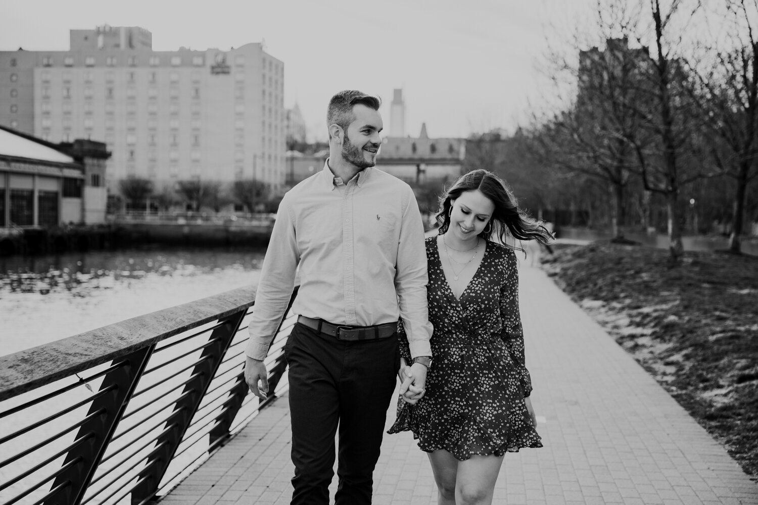 BEN AND BROOKE - PENNS LANDING ENGAGEMENT SESSION - 24.jpg