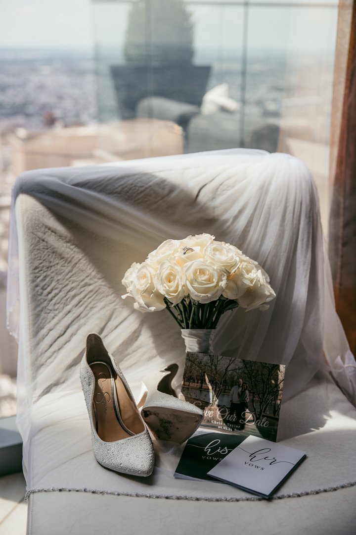 TAYLOR AND CHRIS - CRYSTAL TEA ROOM - PREVIEWS - 8.jpg