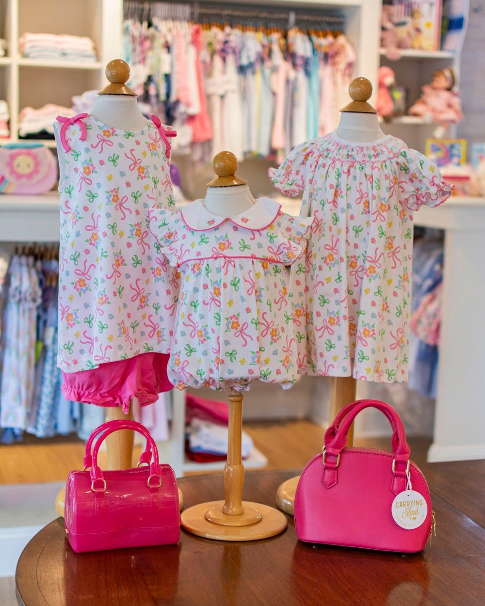 Swipe to see this brand new ribbon and floral print from Marco and Lizzy in three different silhouettes. 🎀🌸🌼