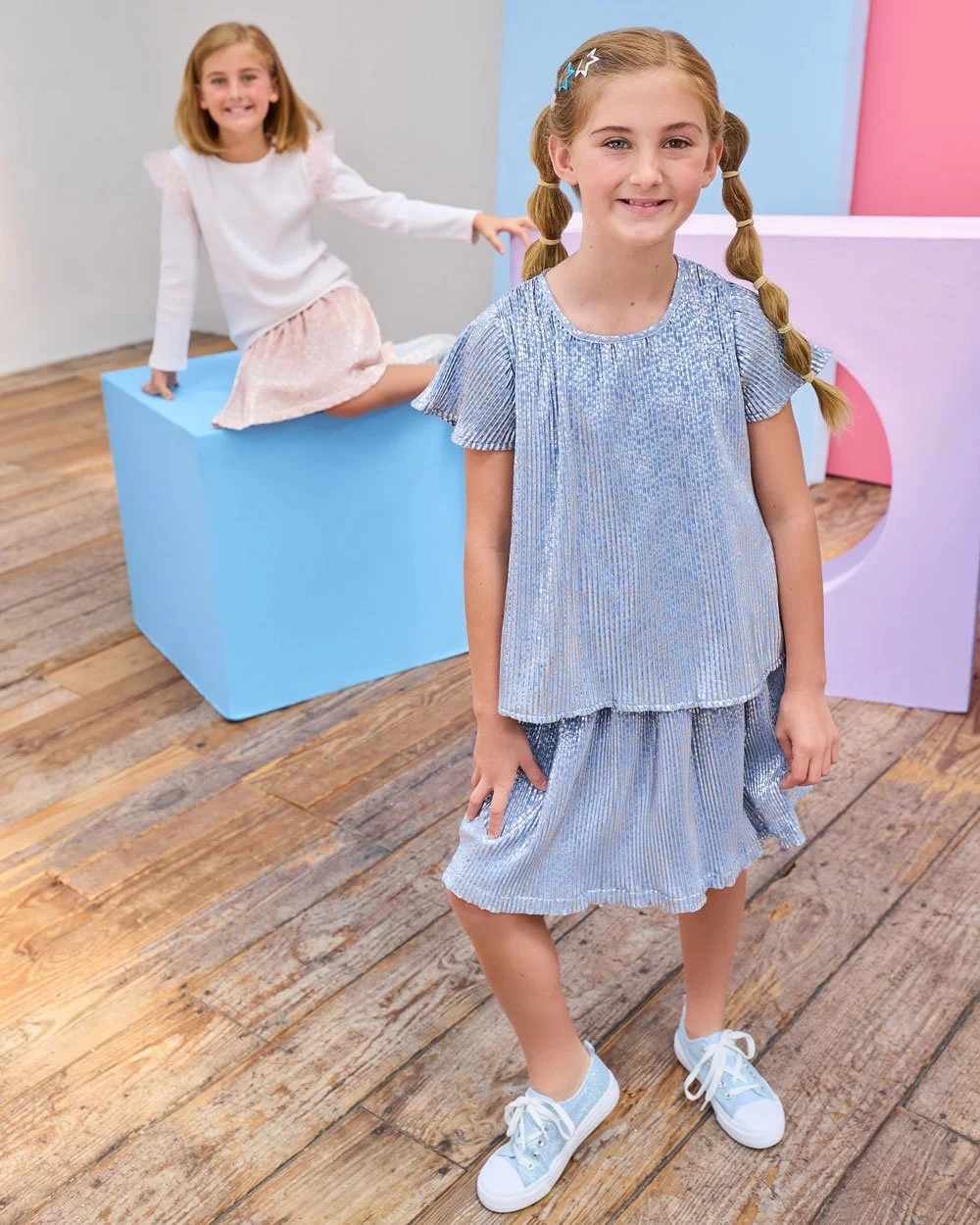 The Crinkle Top and Skort in Blue Crinkle Stars from @bisbykids would make the perfect New Year's Eve outfit! ✨🌟✨