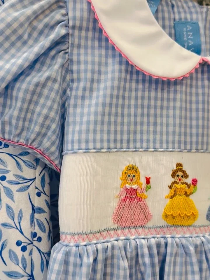 A hand-smocked princess party from Anavini. 🌹👑