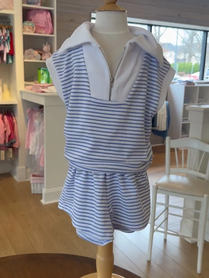 This terry cloth two piece set from @pleatcollection is too good! There are silky shorts underneath for added comfort. ☀️