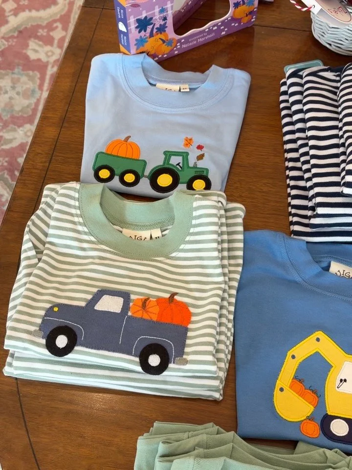 Our favorite Halloween, pumpkin and Spooky Friends around the shop! This is a busy time of year as we have apples, pumpkins, turkeys and the first few sightings of Christmas apparel up and around. Shop local! 🎃