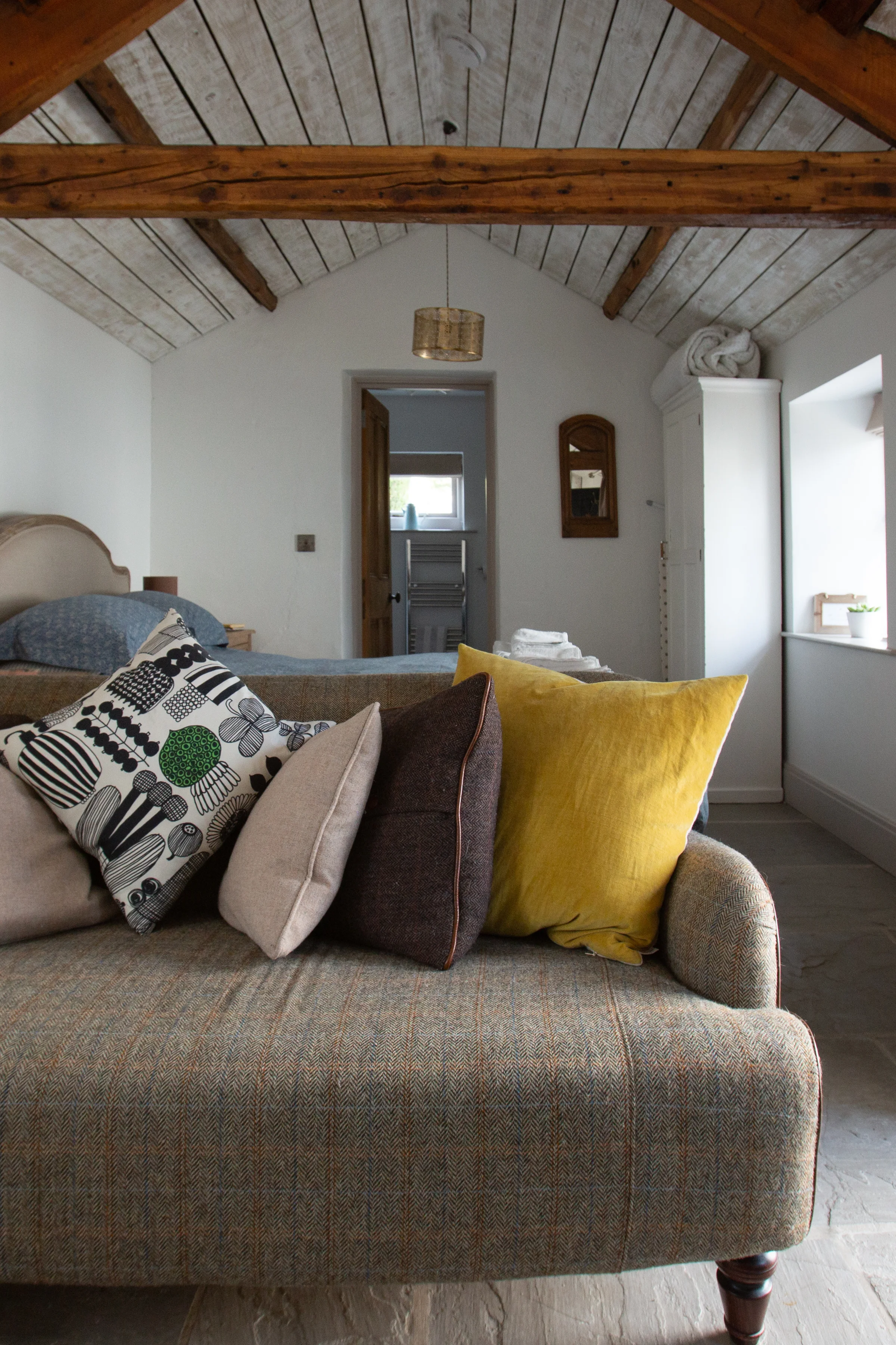 The Bothy dates from the late 1700s when the original house was constructed. We renovated the bothy, and the house, in 2016. It is situated next to Aira Beck with walks onto the fells, down to the beautiful Aira Force and Ullswater straight from your door. It's the perfect romantic weekend hideaway but just 3 minutes stroll to the local pub!