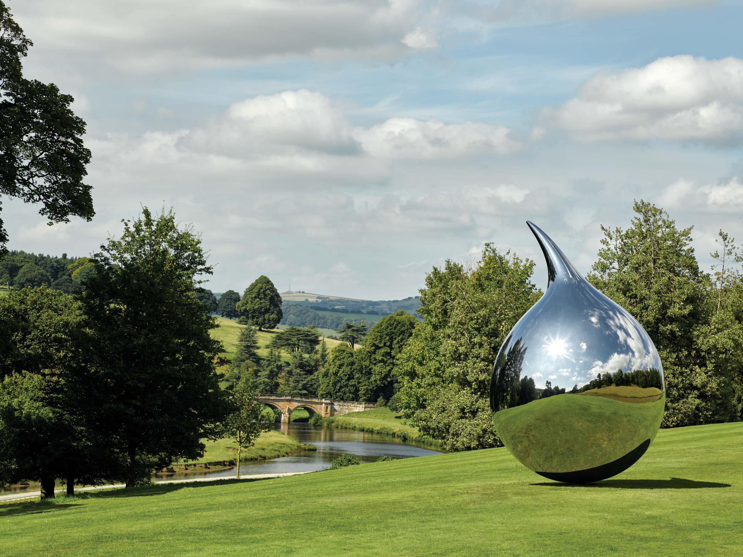 TEAR – H: 3 mtrs – SOTHEBY’S CHATSWORTH HOUSE, UK