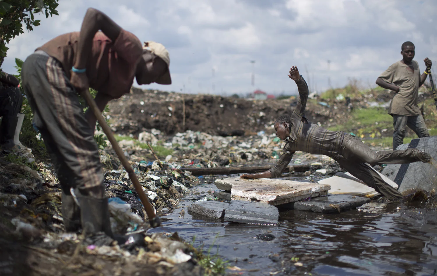 Kenya Pope Pollution