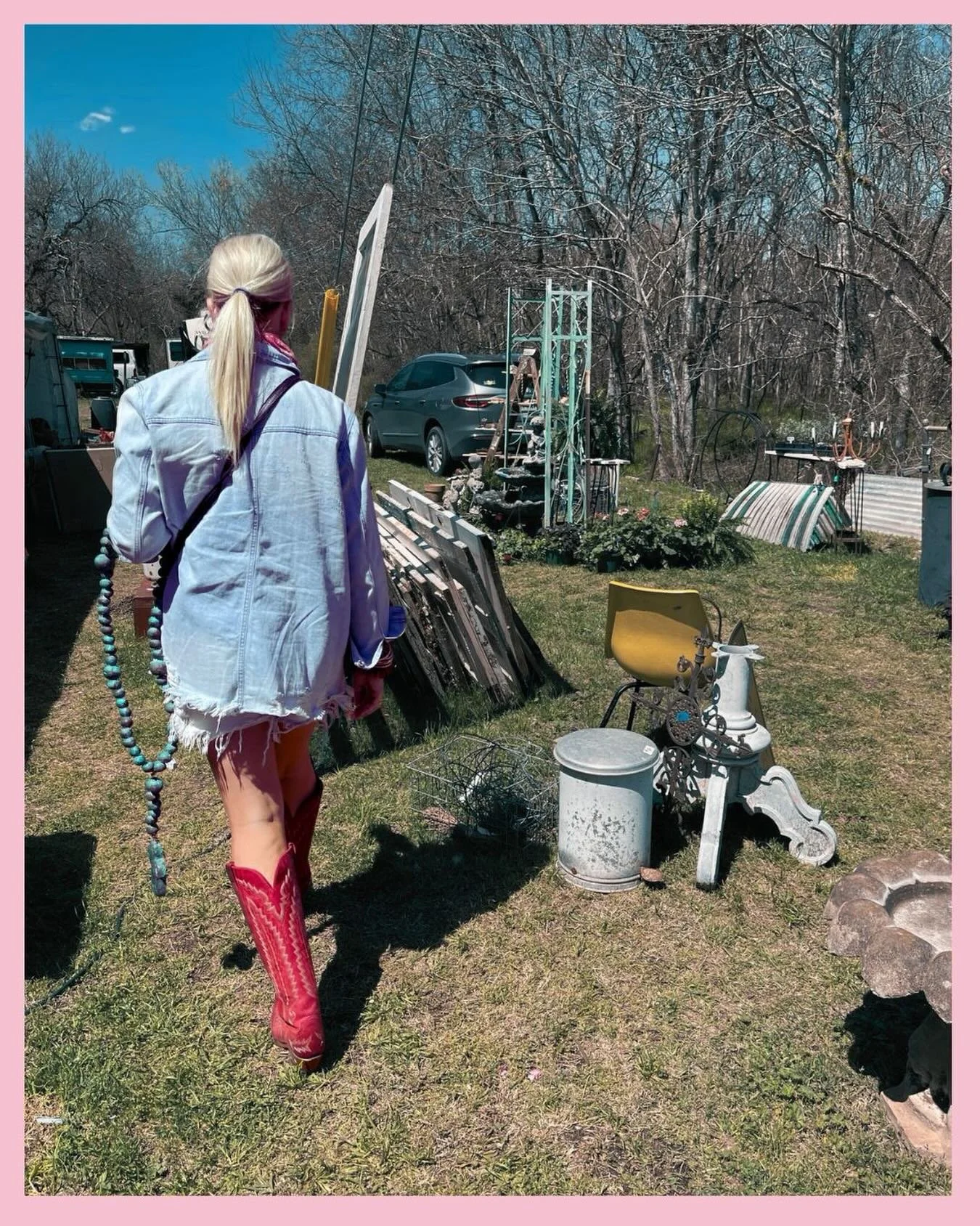 Round Top isn&rsquo;t just shopping &mdash; it&rsquo;s where layered homes begin.

The best interiors don&rsquo;t feel brand new. They feel collected. Lived in. Evolved.

Sourcing at Round Top allows us to:
&ndash; Mix eras
&ndash; Add depth and soul