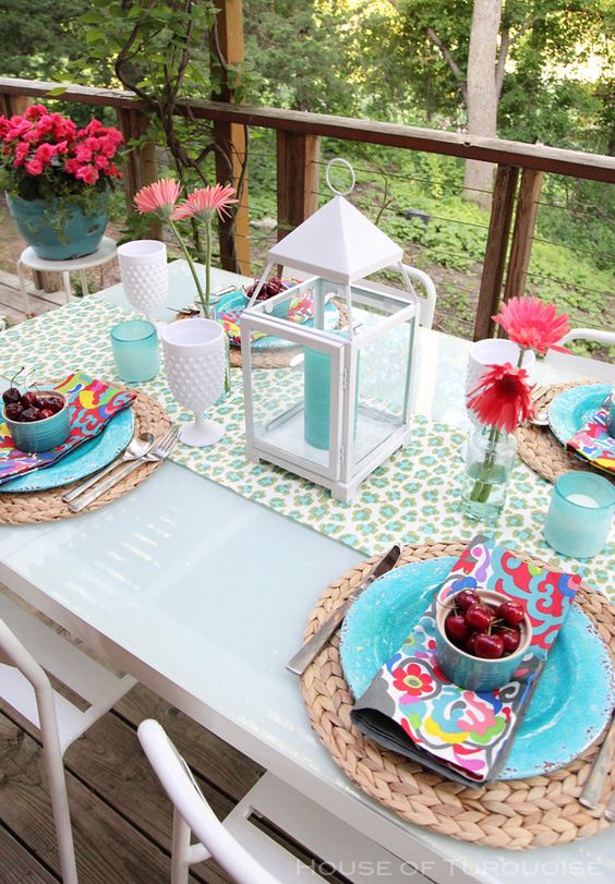 gorgeous-outdoor-table-decor-ideas-attractive-patio-table-decor-ideas-garden-decors.jpg