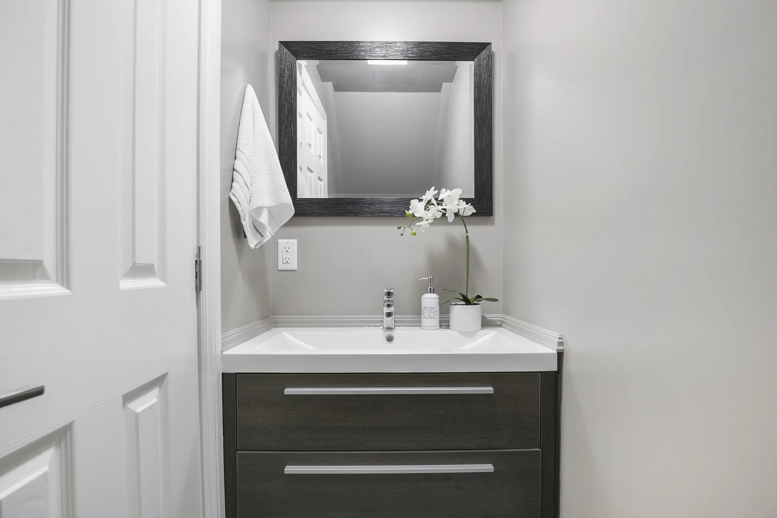 Soft Staging (aka Vignette Staging)