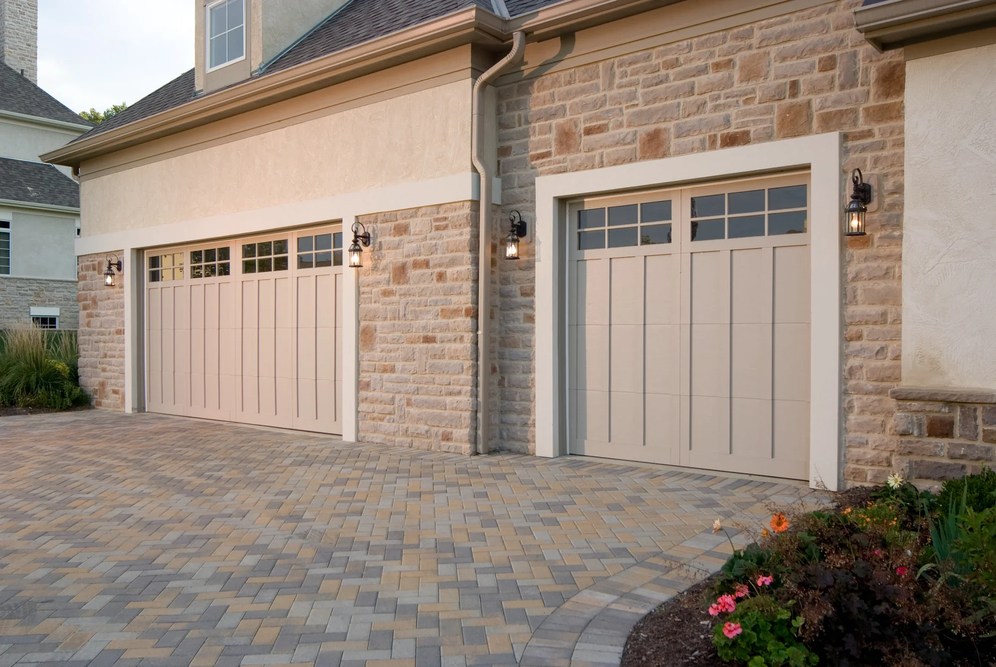 Top Garage Door Colors (Beige) - Fagan Door.jpg