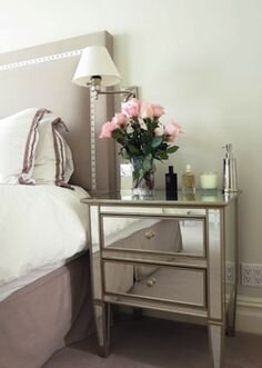 3f94b456d9daec144a98e0da2b0f9ea2--mirrored-bedroom-furniture-mirrored-nightstand.jpg