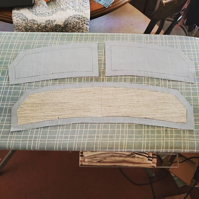 This will be the THIRD time I've patterns and assembled this #collar. I'm not mad at it, I'm taking the time to understand why the mock up and the second collar wasn't working. #Fusible #haircanvas may be an easy way out sometimes, but in this case b