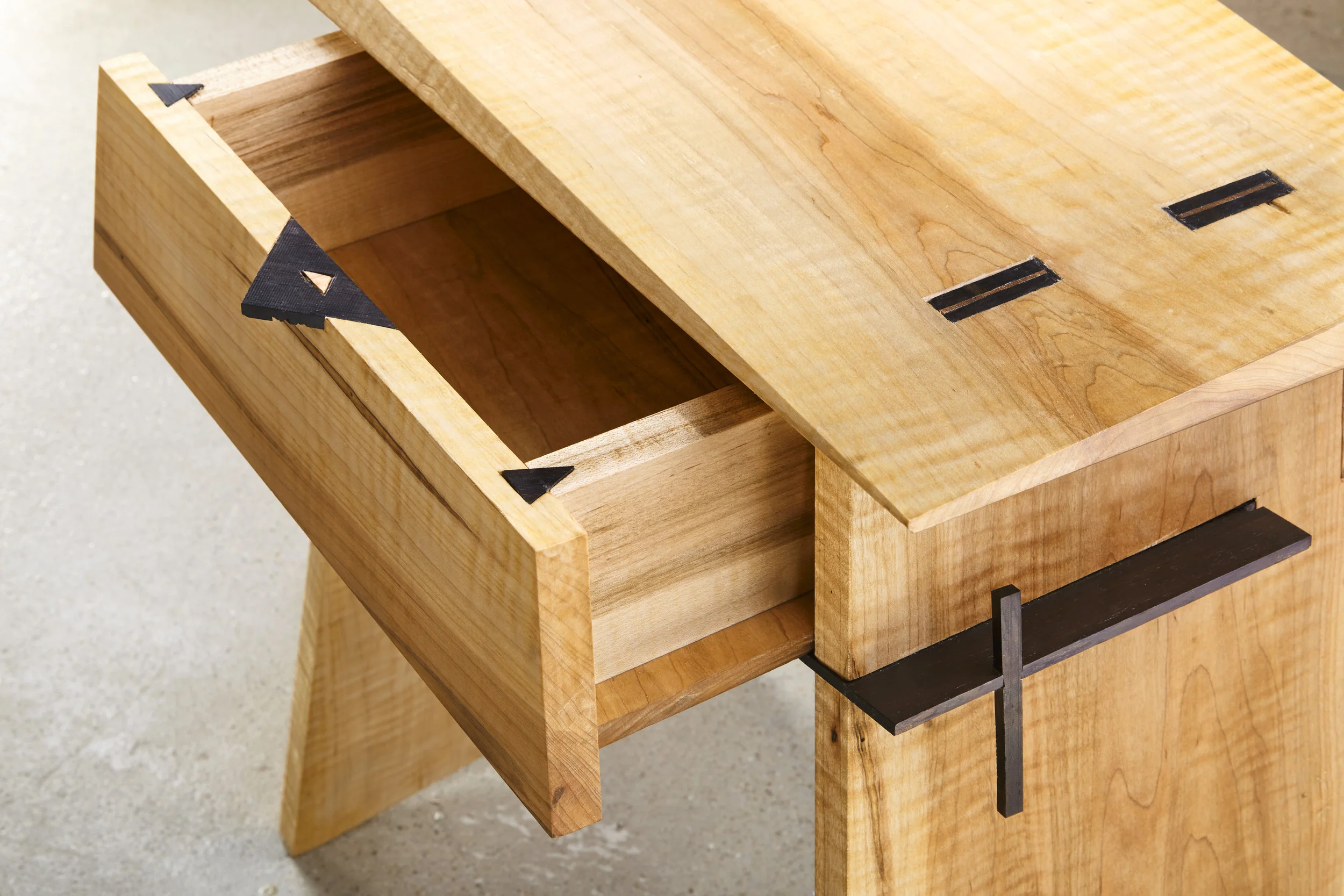 2016-07-18_Colin_SideTable0220-DETAIL.jpg