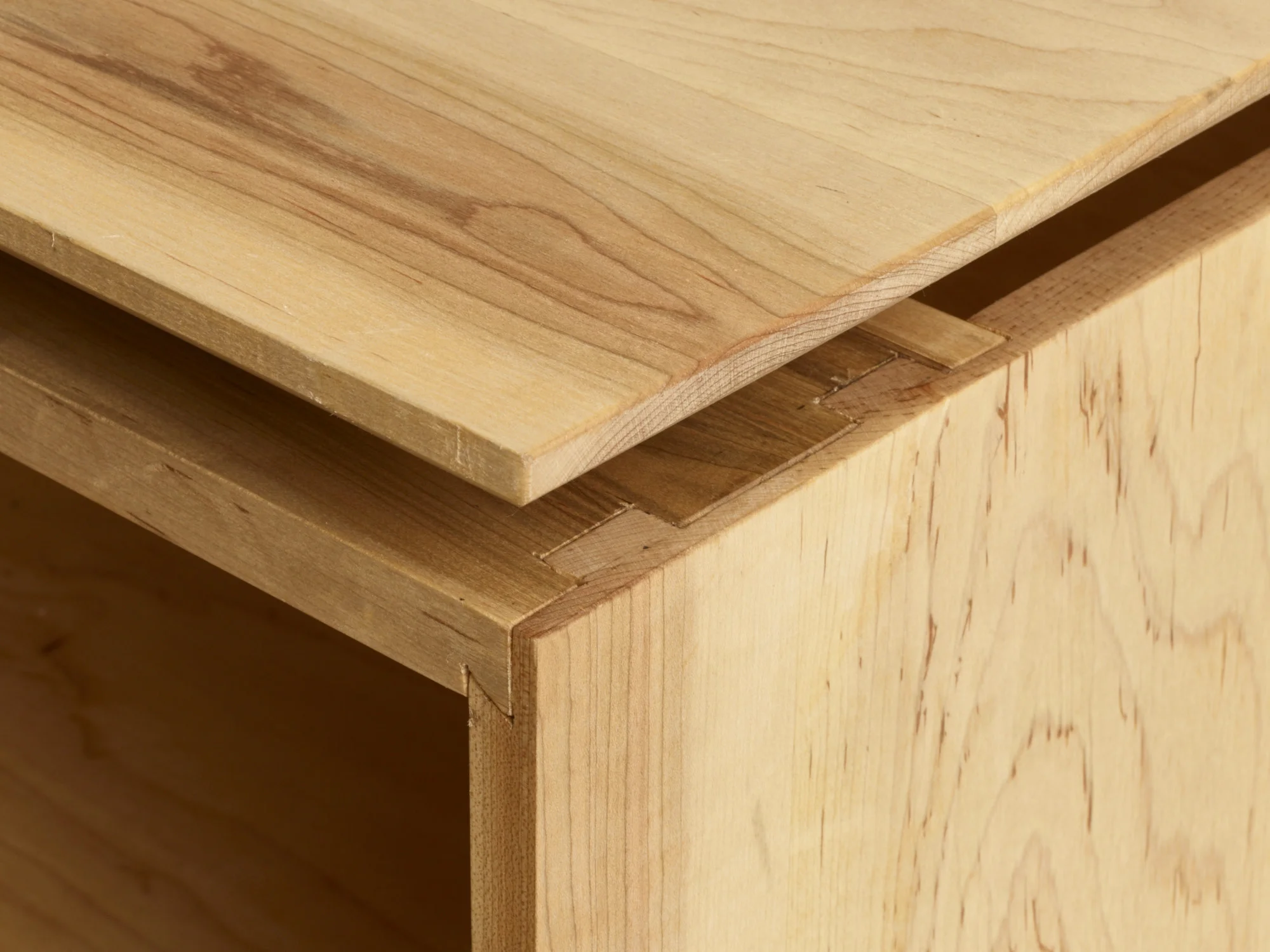Hiroshige Media Console-HapaInaba Designs-2016 _DTL_corner.jpg
