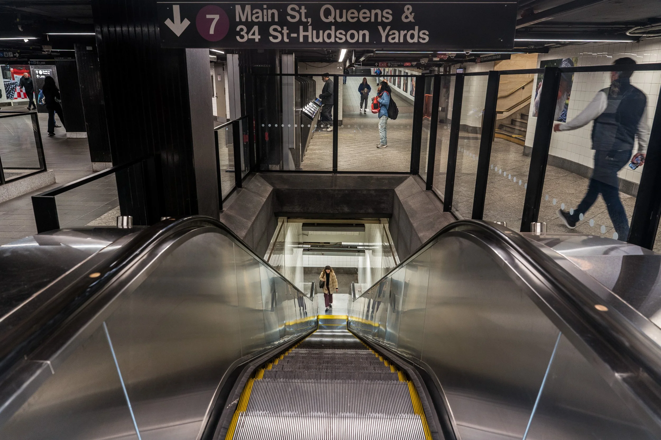 42nd Street Escalators 107.jpg