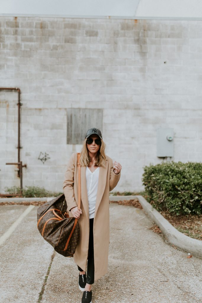 Blogger-Gracefully-Taylored-in-Topshop-Coat-Vince-Shoes-and-Louis-Vuitton-Duffle20-683x1024.jpg