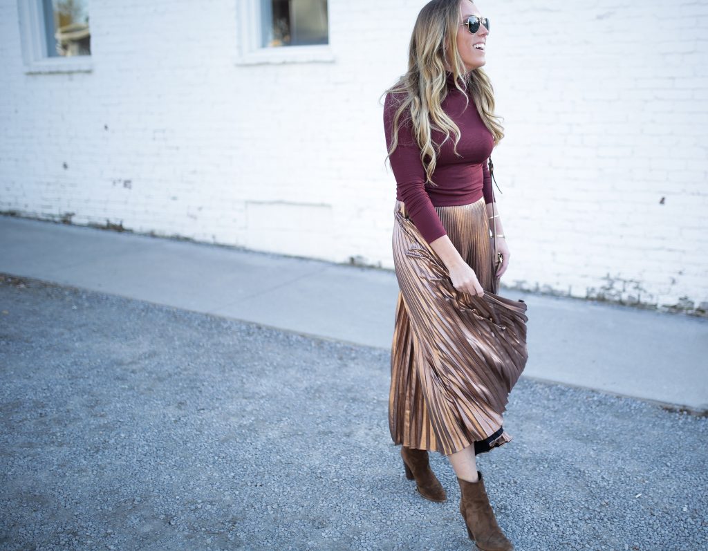 Blogger-Gracefully-Taylored-in-ALC-Metallic-Skirt31-1024x797.jpg