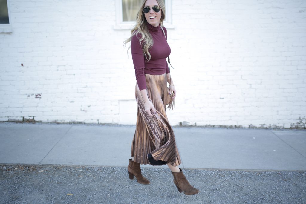 Blogger-Gracefully-Taylored-in-ALC-Metallic-Skirt38-1024x683.jpg
