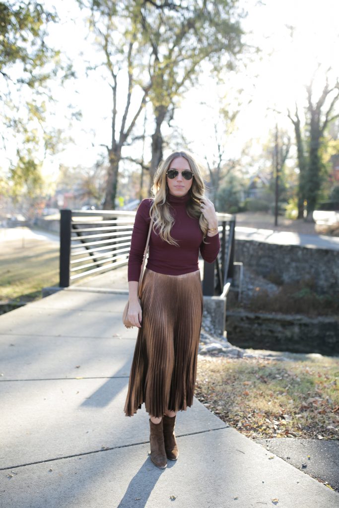 Blogger-Gracefully-Taylored-in-ALC-Metallic-Skirt1-683x1024.jpg