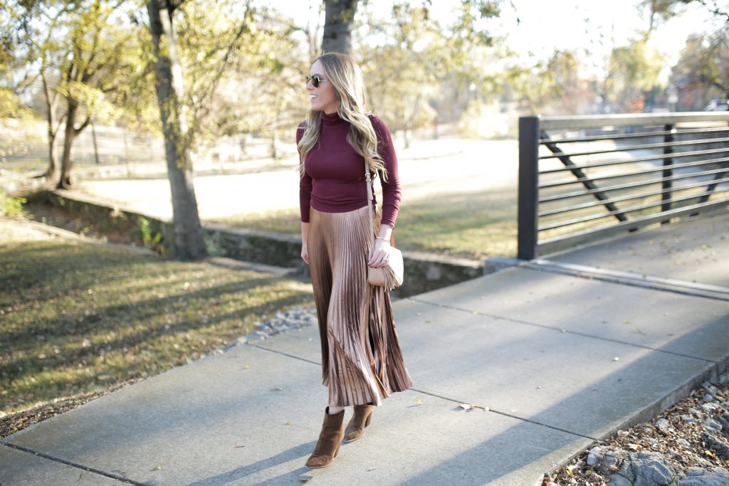 Blogger-Gracefully-Taylored-in-ALC-Metallic-Skirt22-1024x683.jpg