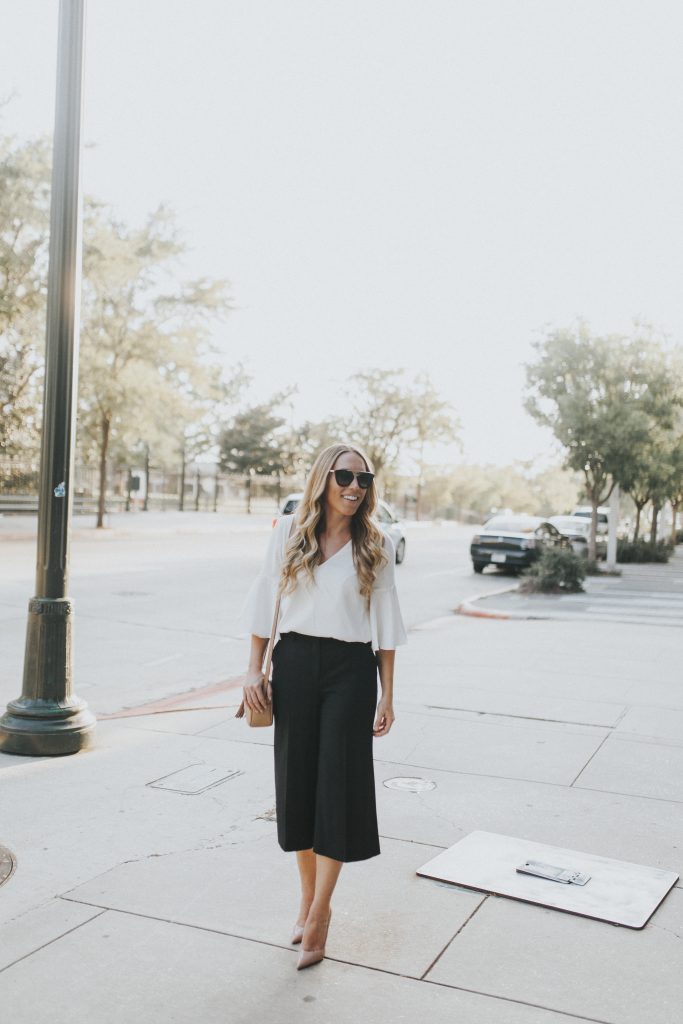 Blogger-Gracefully-Taylored-in-Last-Call-Top-and-Theory-Pants6-683x1024.jpg