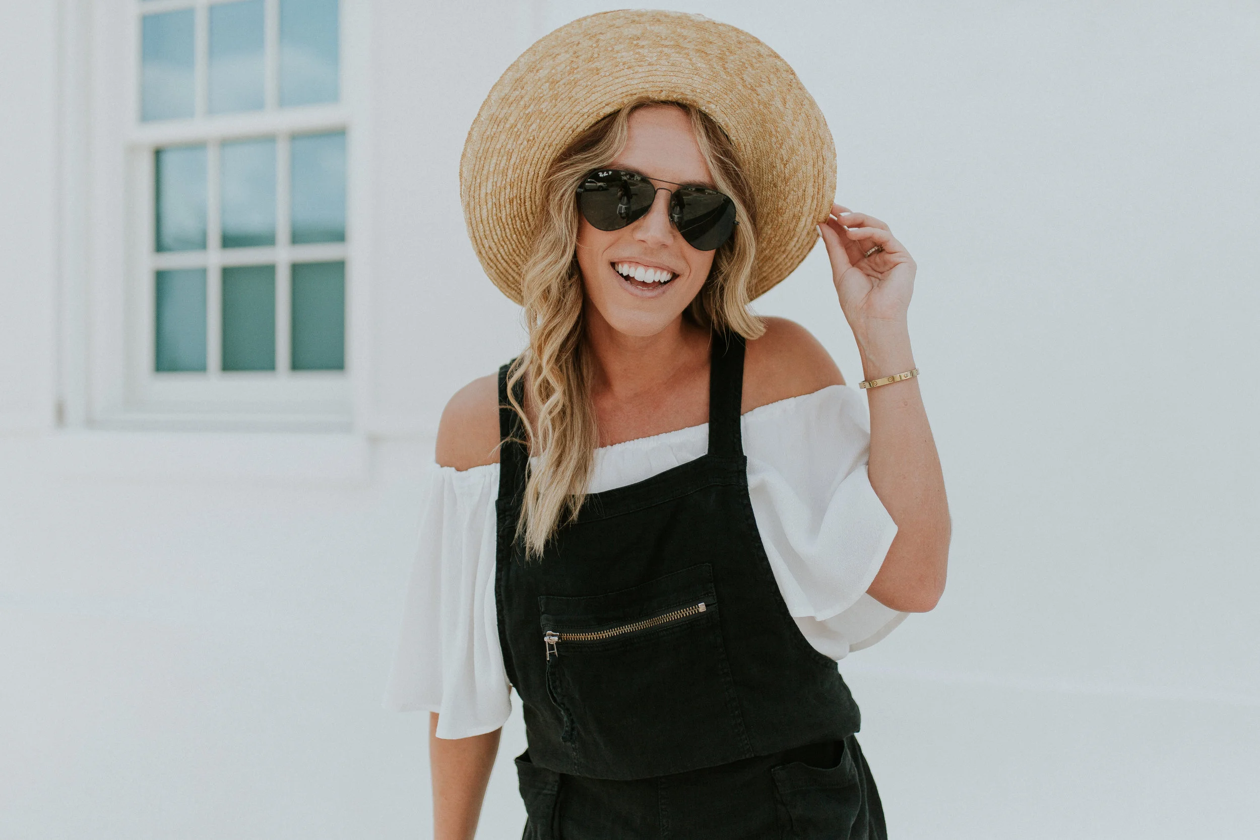 Blogger Gracefully Taylored in Free People Overalls(8).jpg