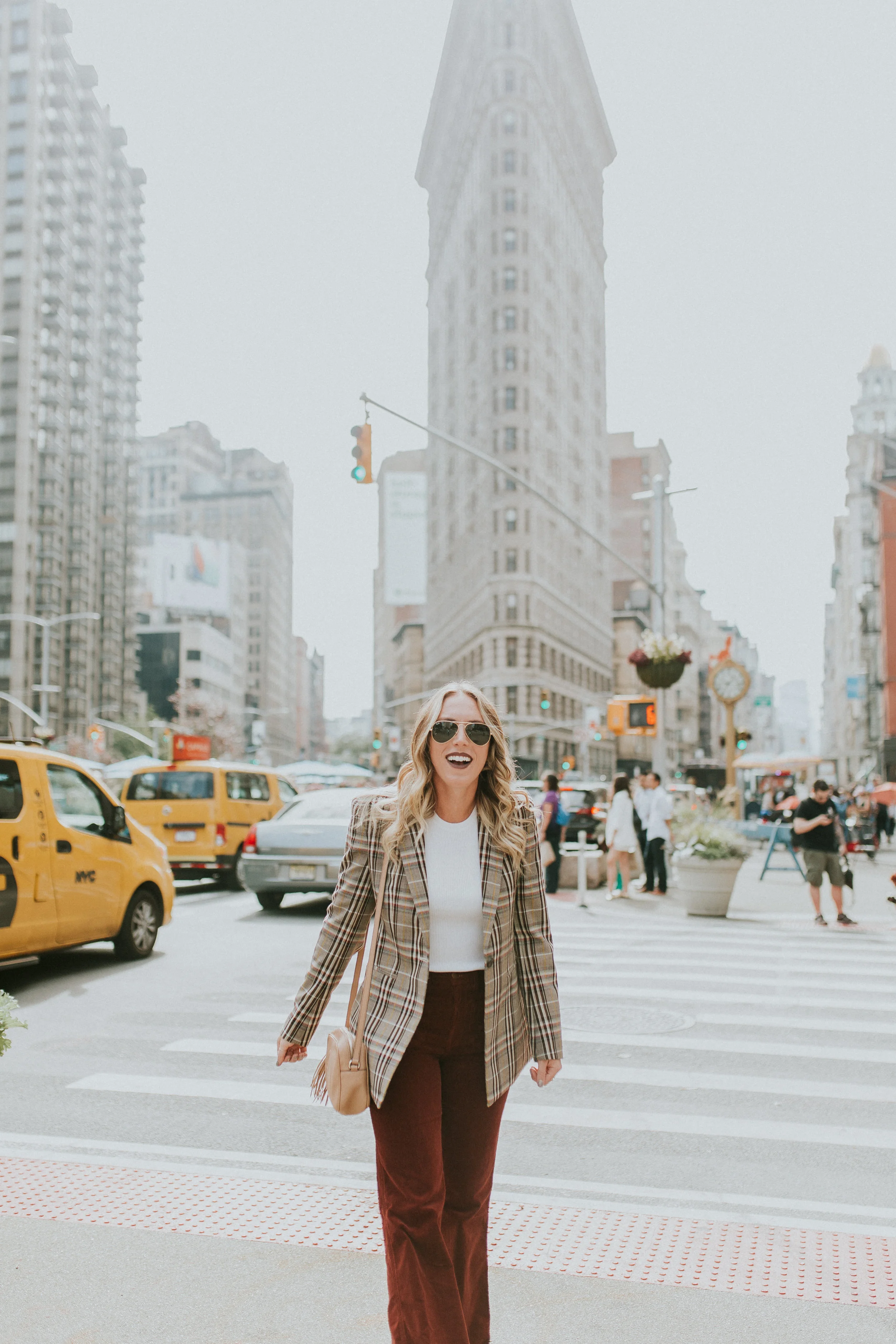Blogger Gracefully Taylored in Theory Plaid Blazer(4).jpg