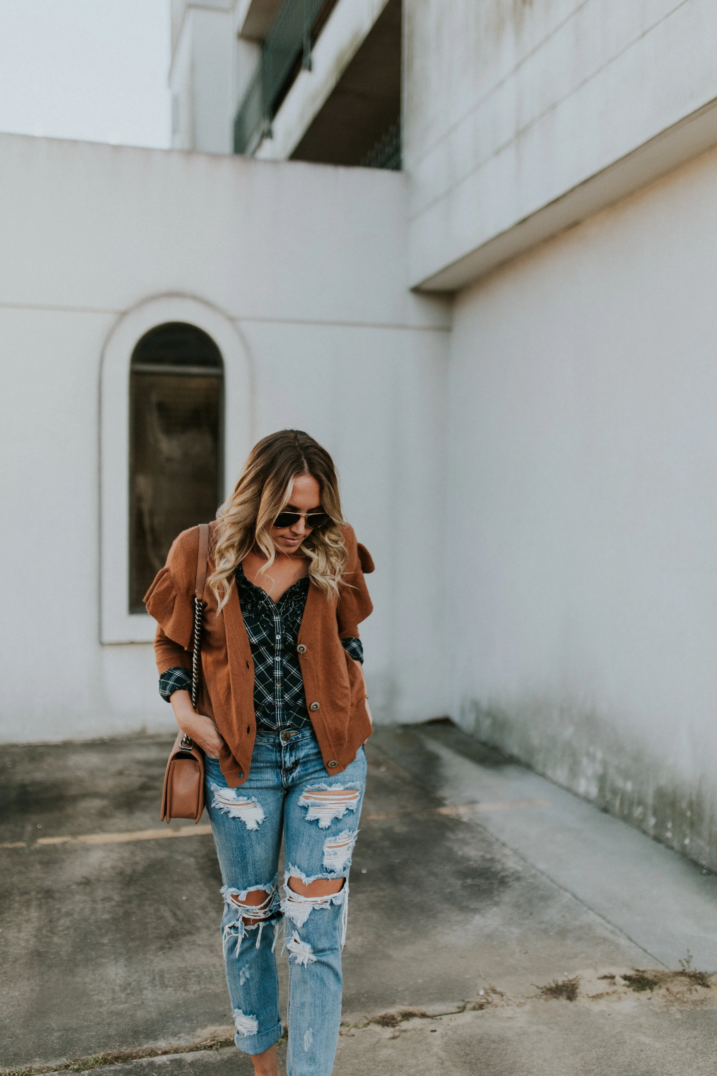 Blogger Gracefully Taylored in One Teaspoon Denim, Anthropologie Sweater and Plaid Top(21).jpg