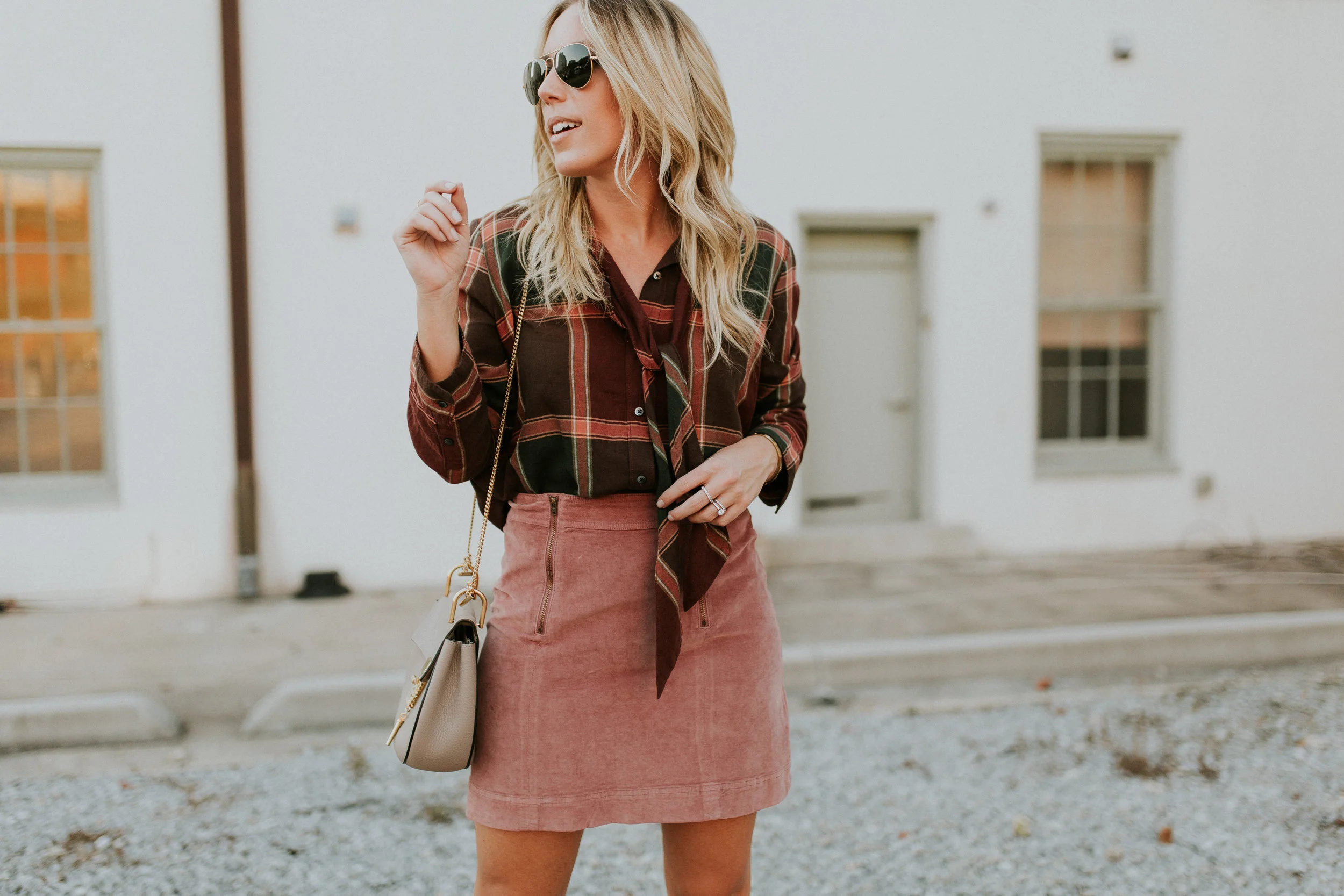 Blogger Gracefully Taylored in Plaid Madewell(1).jpg