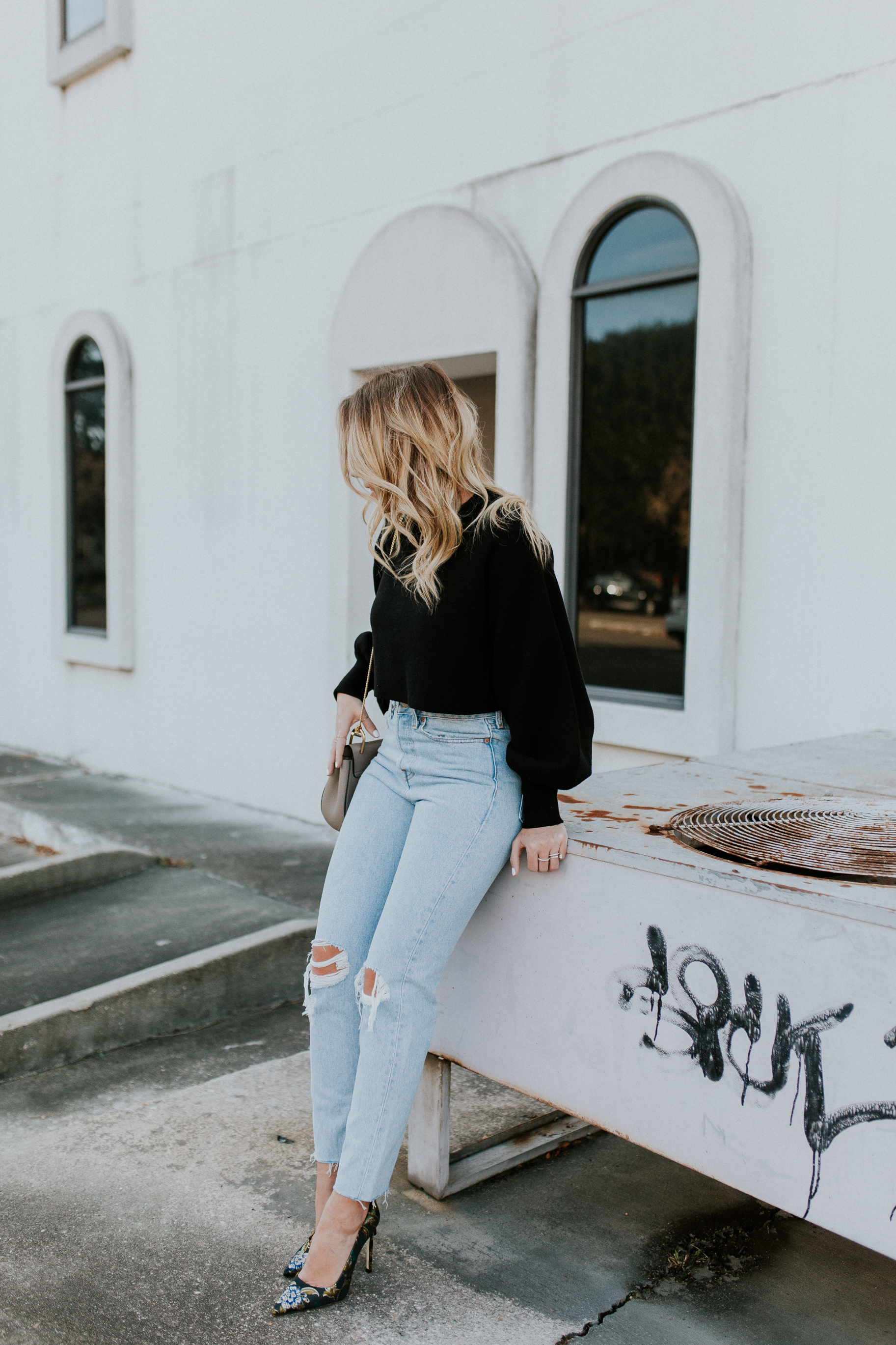 Blogger Gracefully Taylored in Levis and Dee Keller Heels(17).jpg