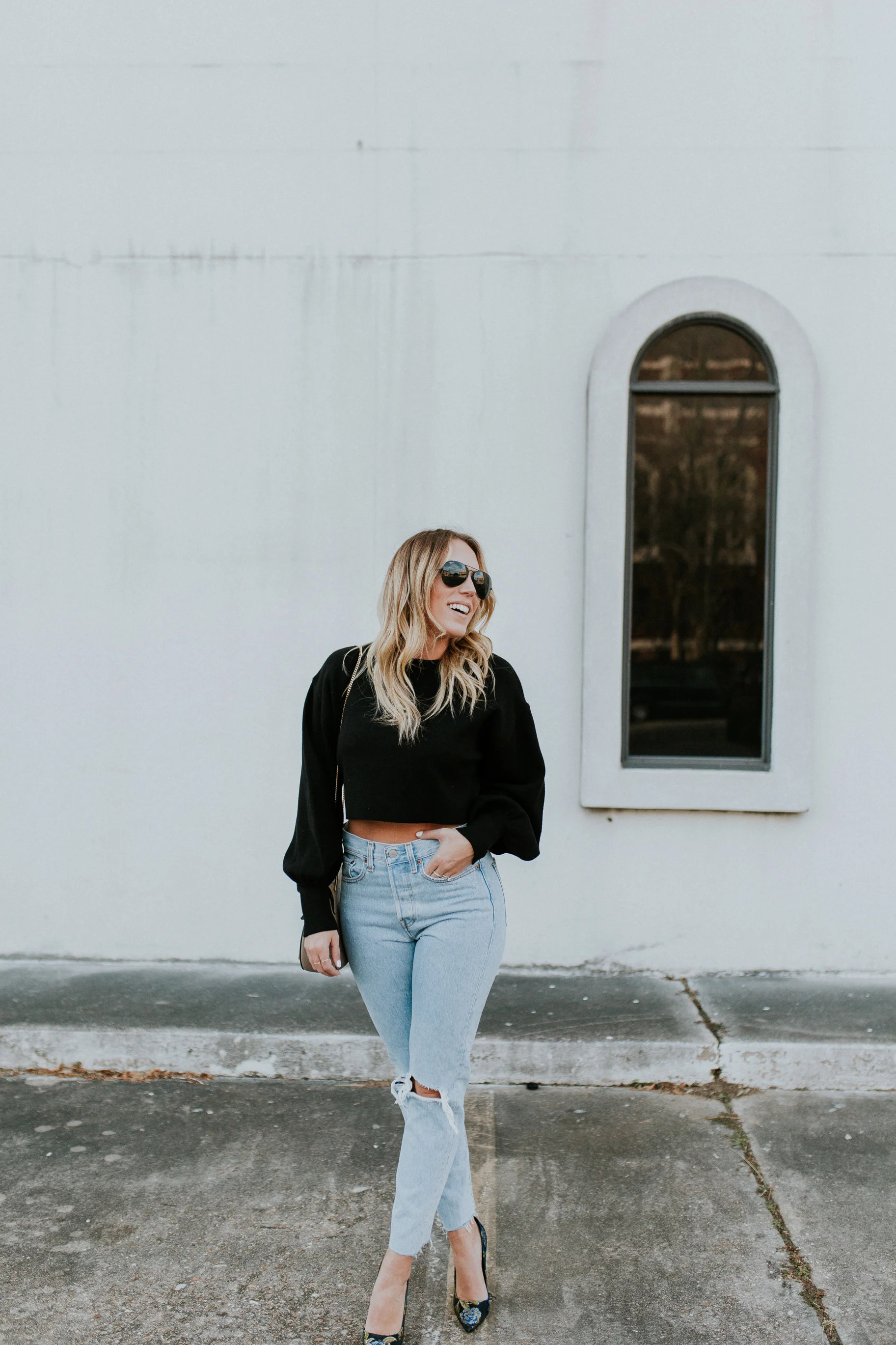 Blogger Gracefully Taylored in Levis and Dee Keller Heels(5).jpg