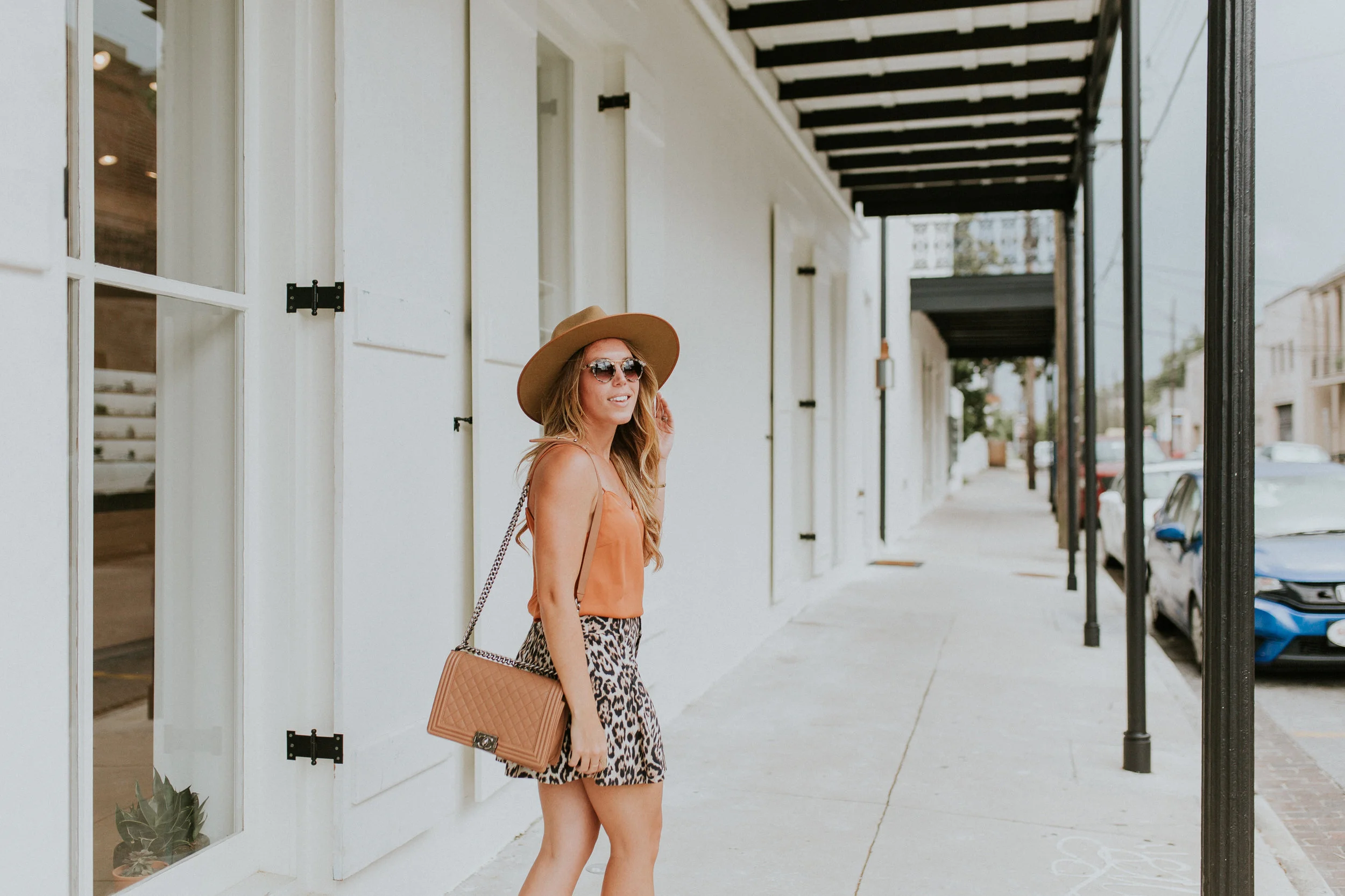 Blogger Gracefully Taylored in Leopard Shorts(4).jpg