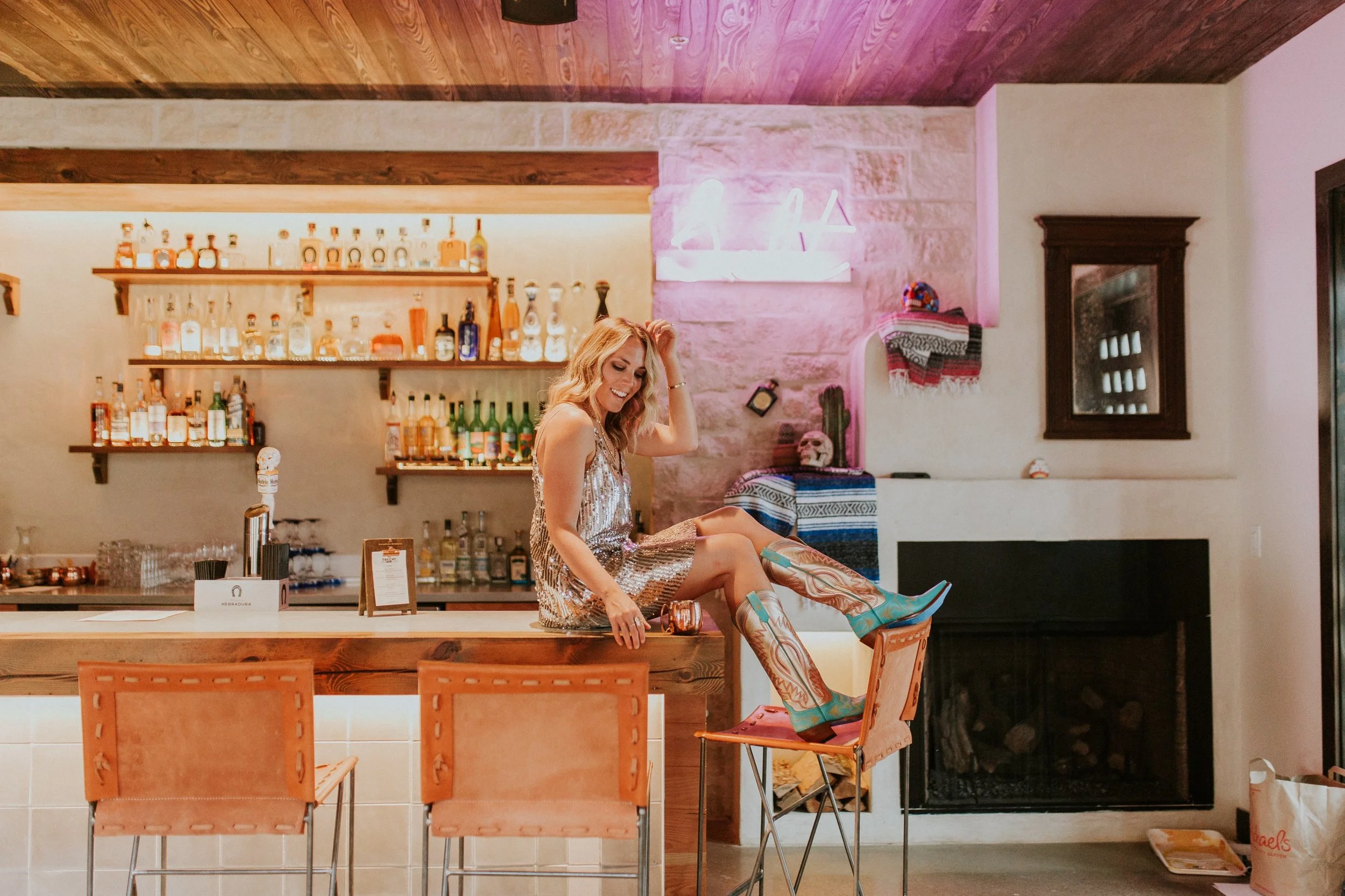 Blogger Gracefully Taylored at the Texican Court Hotel.jpg