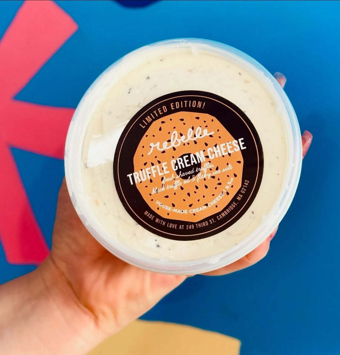 Cambridge, we&rsquo;ve got truffle trouble! 😈 

This TRUFFLE CREAM CHEESE is highly addictive and now packaged by the tub to take home. Thanks to Alex our @wherechefsshop guy who got us heavily truffled up for this one!