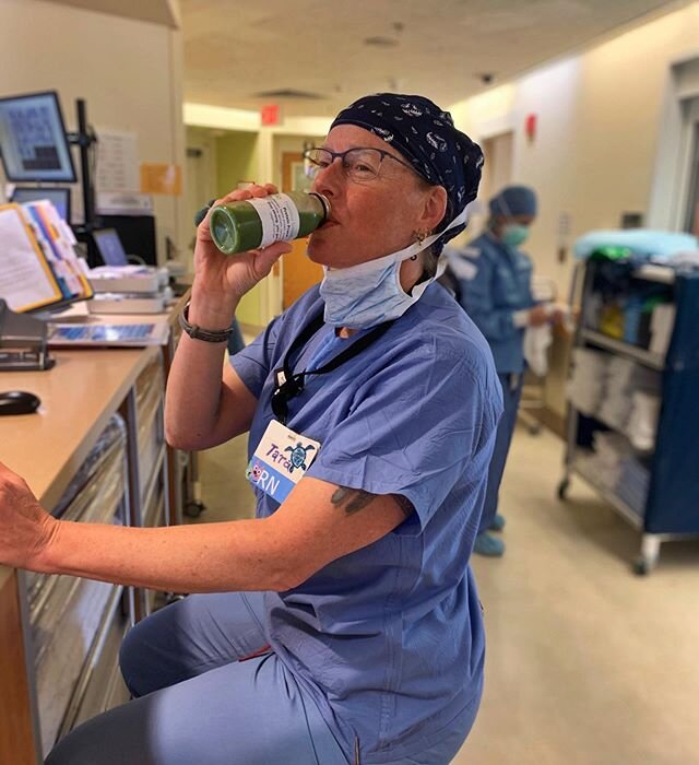 Thank you nurses! What you do is incredible 🙏💚 #heroes  #thankanurse #nationalnursesday #nurseweek #nationalnursesweek 
Link in bio to donate a $6 smoothie to nurses in the Boston area! We&rsquo;re donating 500+ every week. #feedthefrontline #front