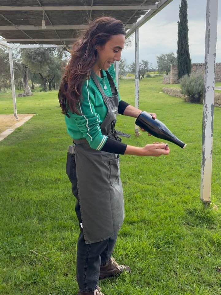 La cosa che ci lega e il nostro scarsissimo rapporto con i propri limiti. 

Apologies to everyone in the provincia di Ragusa who tried to find a bottle of wine after @ariannaocchipinti &amp; I blazed through last. #tb