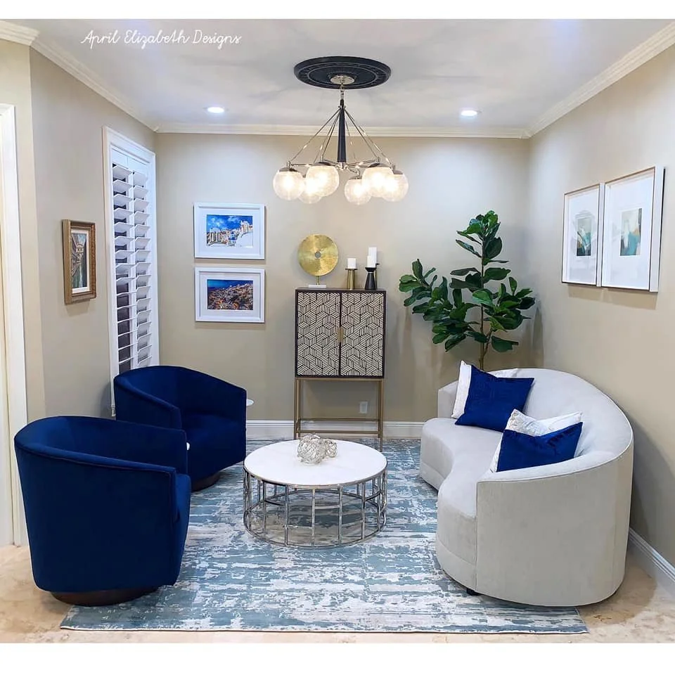 FAMILY ROOM 2.jpg