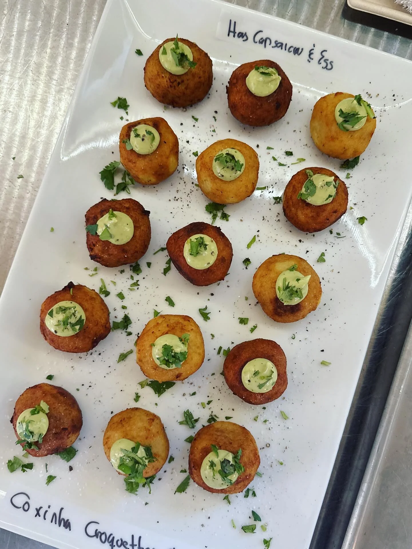 Crispy on the outside, tender on the inside&hellip;
These chicken croquettes dipped in our cilantro serrano avocado aioli are bringing the HEAT and the CREAMY 💚🔥
One bite and you&rsquo;ll know&mdash;we don&rsquo;t mess around with flavor 😏

#Chick