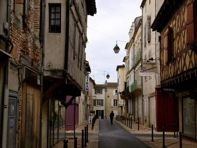 The Bastide, walking to the shops in the centre