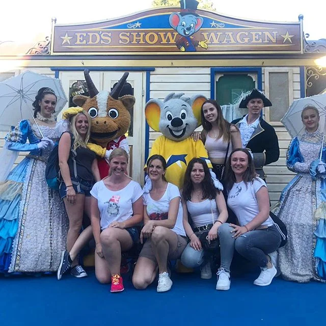 Ein kleiner Teil unseres Teams hat das lange Wochenende und die ersten richtigen Sommertage im Europapark verbracht🎢🎡 Wir hoffen ihr hattet auch alle ein sch&ouml;nes verl&auml;ngertes Wochenende und wir w&uuml;nschen schon mal sch&ouml;ne erholsam