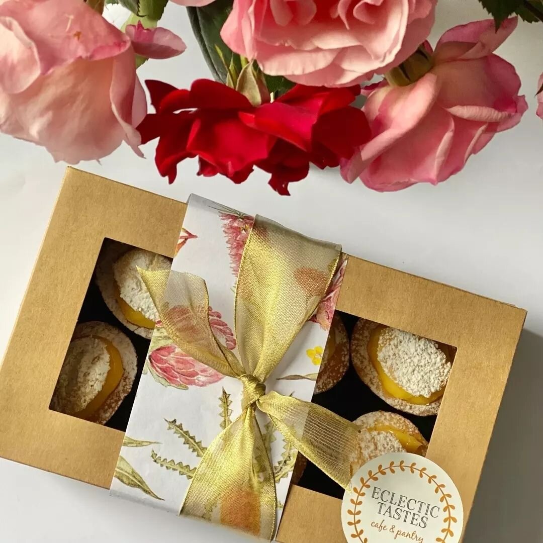 Delicious cake boxes are go!

A delightful gift for Mother's Day to celebrate or let somebody know that you are thinking of them tomorrow.&nbsp;🌹