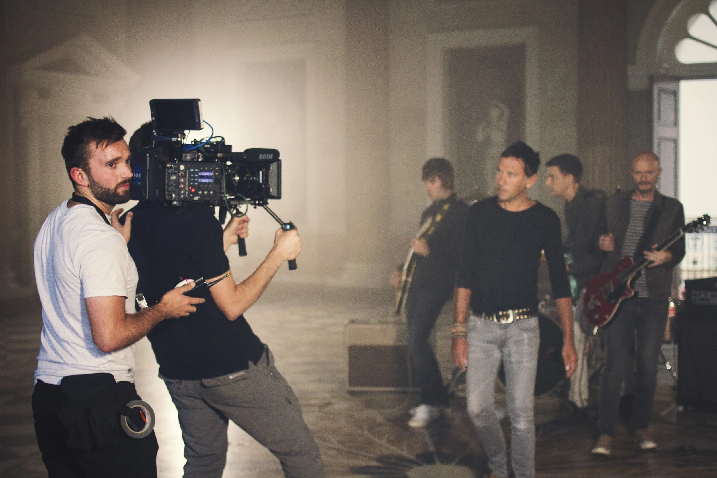Shoulder rig filmingIMG_0154-1.jpg
